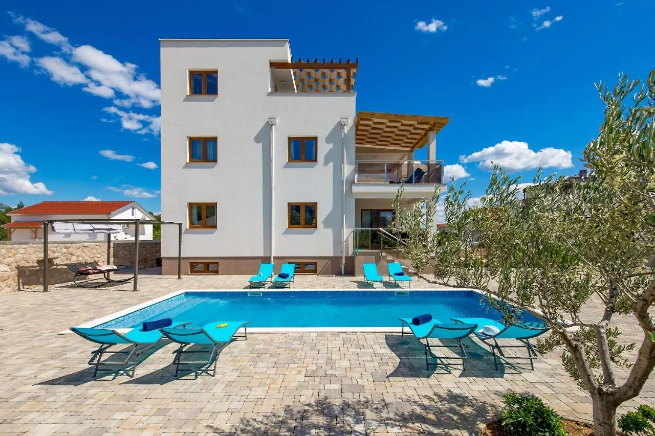 Villa Grandioza Seline 0*,